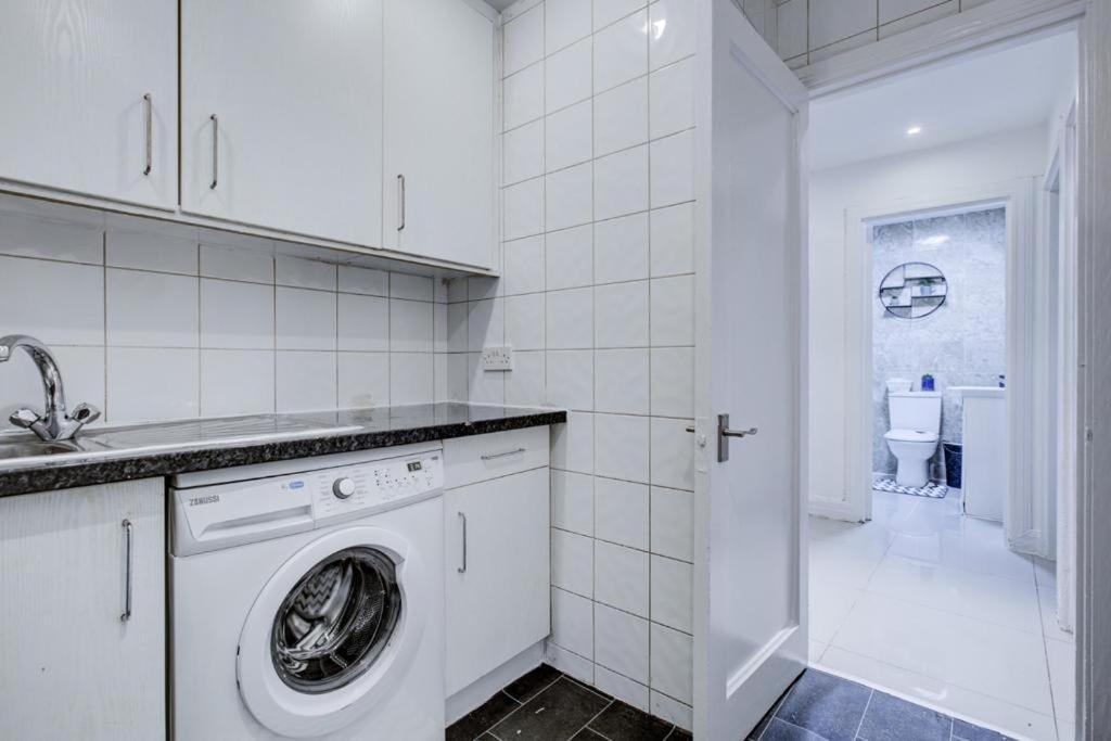 Hyde Park Apartment 2 Bedroom ลอนดอน ภายนอก รูปภาพ