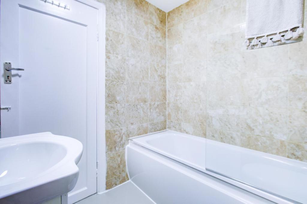 Hyde Park Apartment 2 Bedroom ลอนดอน ภายนอก รูปภาพ